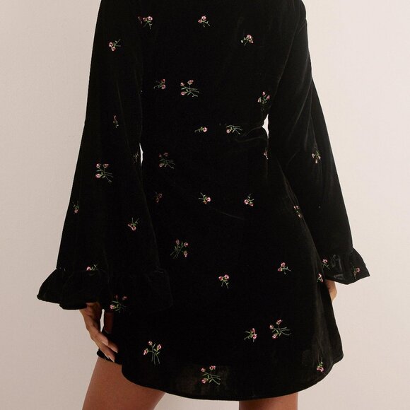 NASTY GAL Velvet Floral Embroidered Ruffle Lace Trim Mini Dress 1day SALE - Picture 3 of 3